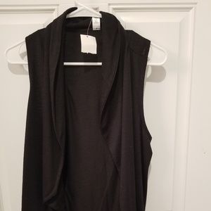 2×10! Light black vest